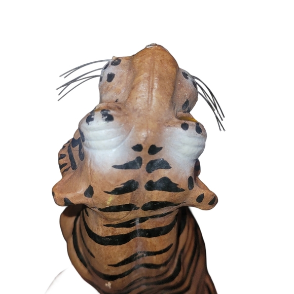 Leather wrapped paper mache bengal tiger handmade in India - Picture 8 of 8